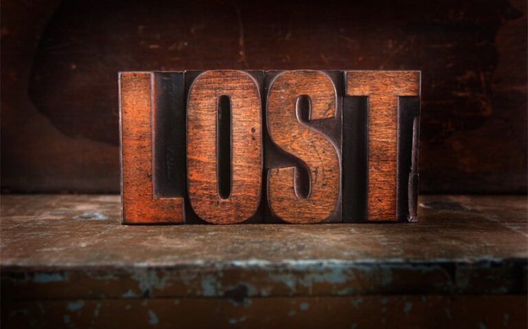 girl name meaning lost