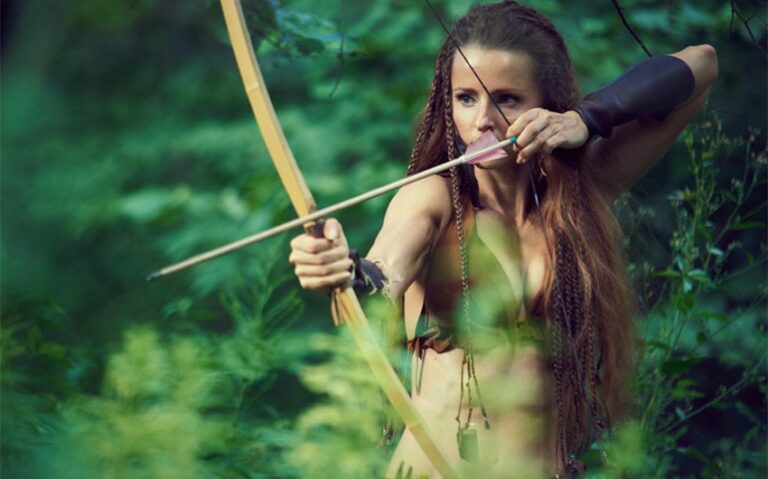 name meaning huntress