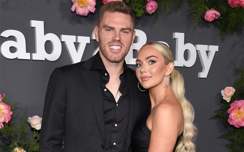 freddie freeman wife