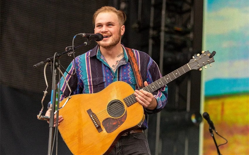 how much is zach bryan net worth