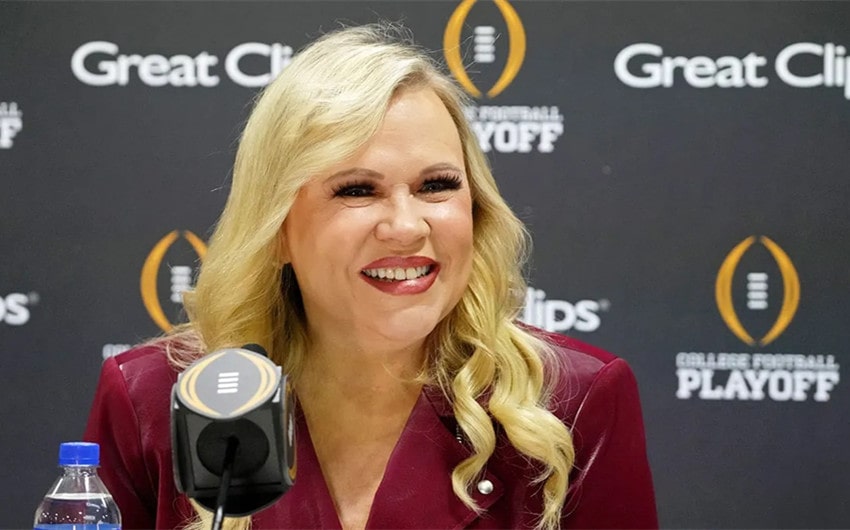 who is holly rowe husband