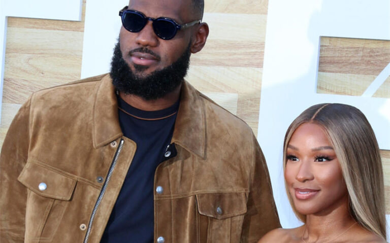 how tall is savannah james